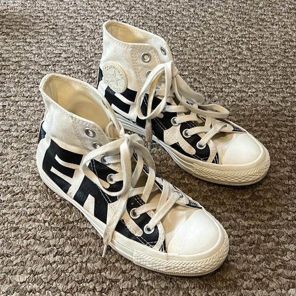 Converse - Picture 3 of 4